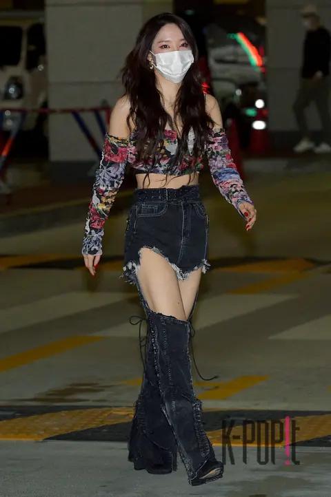 Jeon Ji-yoon — Show Champion Arrival