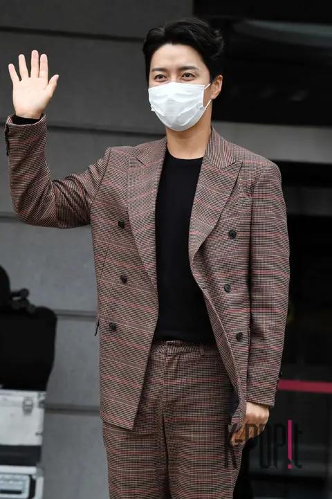 In Gyo-jin — O Sam Kwang Villa Arrival