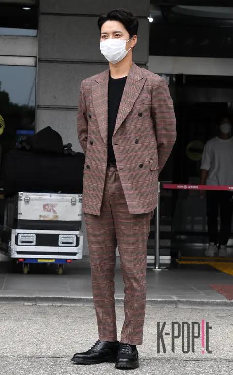 In Gyo-jin — O Sam Kwang Villa Arrival