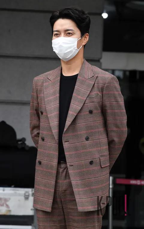 In Gyo-jin — O Sam Kwang Villa Arrival
