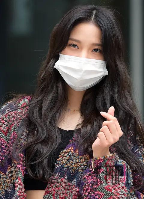 CLC, Choi Yu-jin — Cube Entertainment Arrival