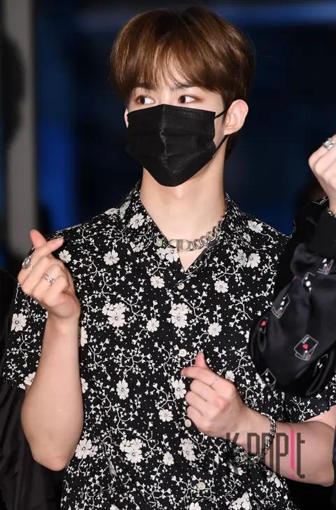 TOO, J.U — TikTok Stage Arrival