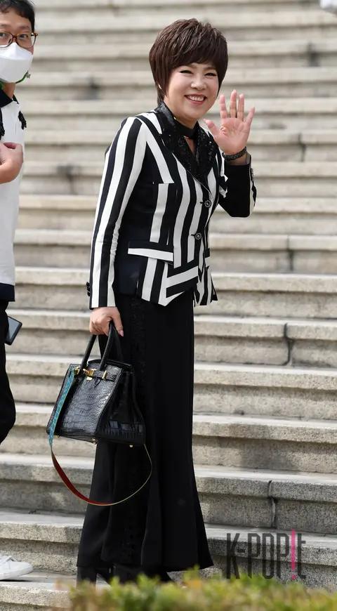 Kim Yeon-ja — Arrival