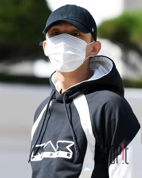 Yoo Ah-in — Radio Arrival