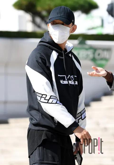 Yoo Ah-in — Radio Arrival
