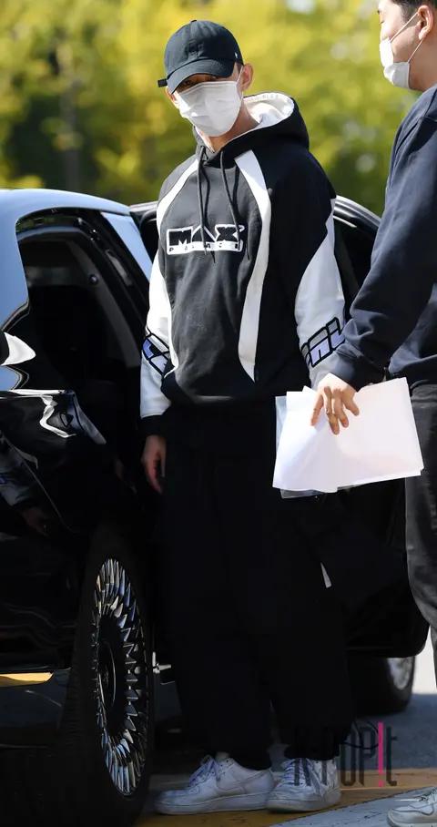 Yoo Ah-in — Radio Arrival