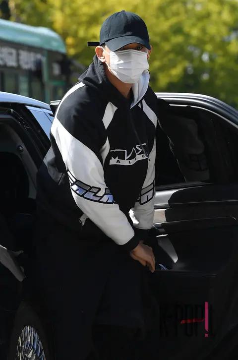 Yoo Ah-in — Radio Arrival