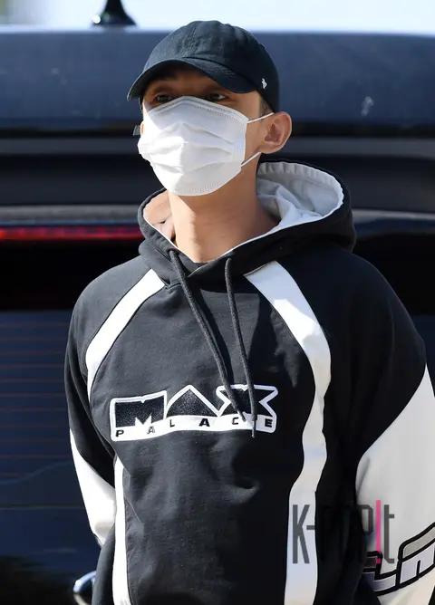 Yoo Ah-in — Radio Arrival