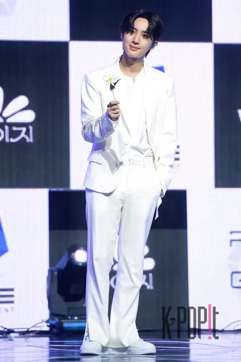 PENTAGON, Hui — PENTAGON Showcase
