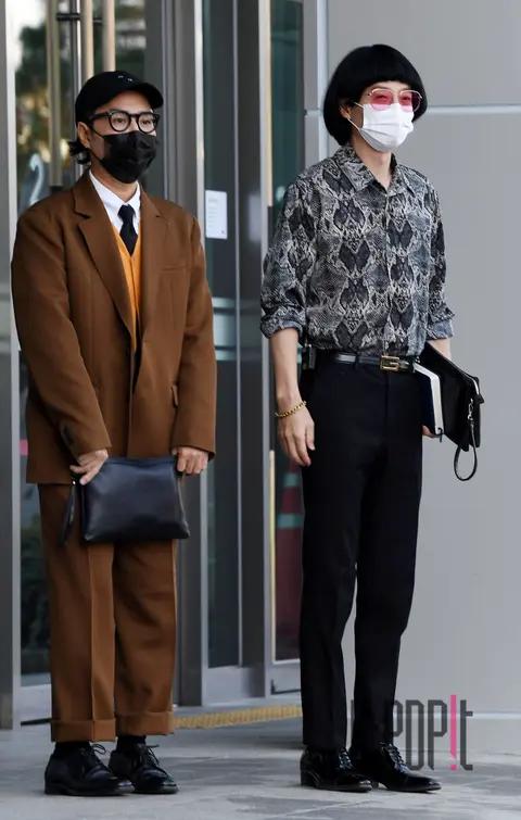 Refund Sisters, Jung Bong-won, Ji Mi-yu — Arrival