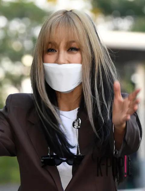 Refund Sisters, Cheon Ok — Arrival