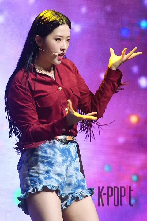LOONA, Olivia Hye — LOONA Showcase