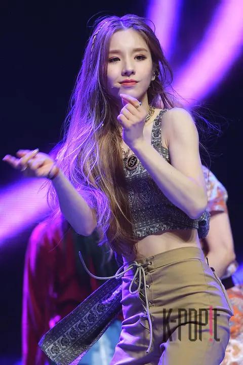 LOONA, Hee-jin — LOONA Showcase