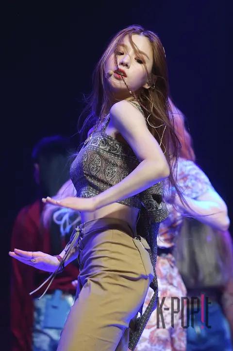 LOONA, Hee-jin — LOONA Showcase