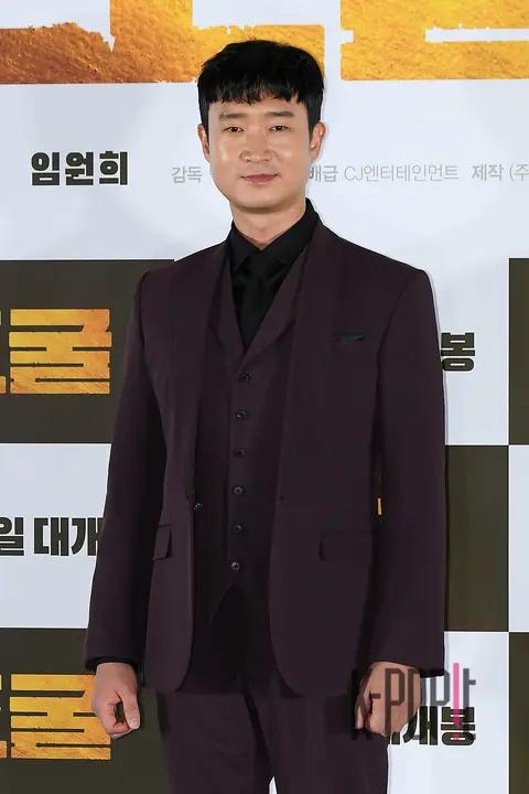 Cho Woo-jin — Excavation Press Screening