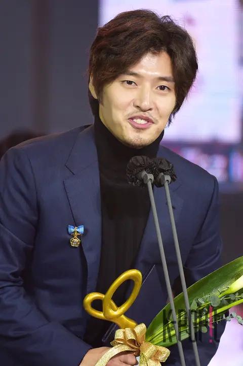 Kang Ha-neul 1 — 2020 Korea Popular Culture and Arts Awards