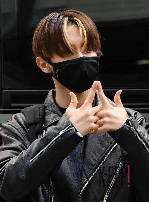 DARKB, Hae Ri-joon — Yu Hui-yeol's Sketchbook Arrival