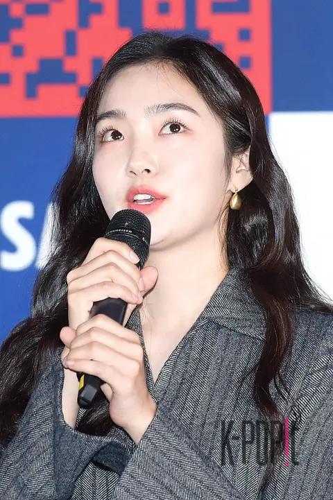 Kim Hye-jun — Blue Dragon Film Awards Handprinting