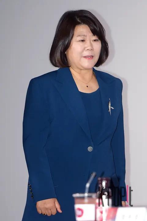 Lee Jung-eun — Blue Dragon Film Awards Handprinting