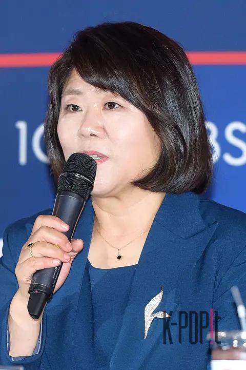 Lee Jung-eun — Blue Dragon Film Awards Handprinting