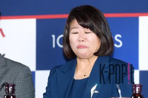 Lee Jung-eun — Blue Dragon Film Awards Handprinting