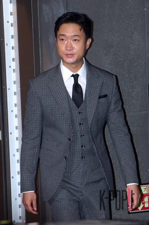 Cho Woo-jin — Blue Dragon Film Awards Handprinting