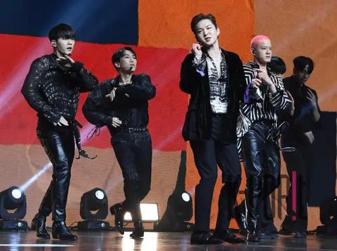 BTOB 4U — Showcase