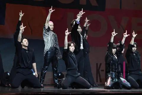 BTOB 4U — Showcase