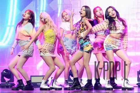 MOMOLAND — MOMOLAND Showcase