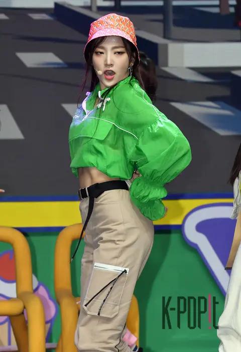 So-eun (Weeekly) — Showcase