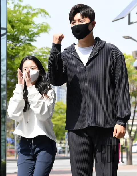 Oh Yu-jin, Jin Hae-sung — Arrival