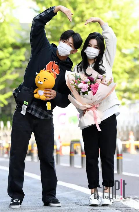 Shin Seung-tae, Shin Mi-rae — Arrival