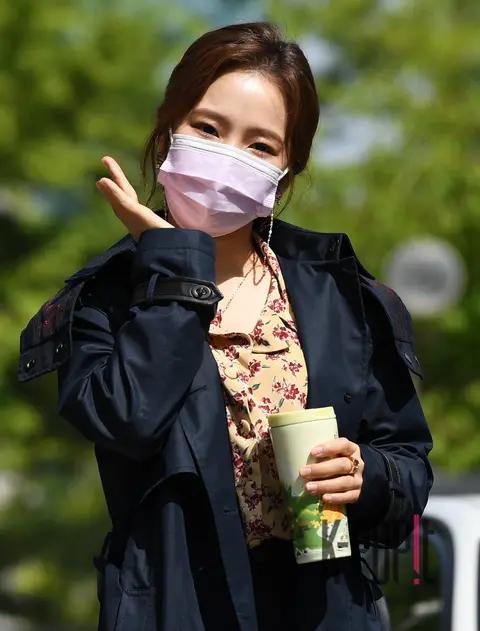 Hong Ja — Arrival