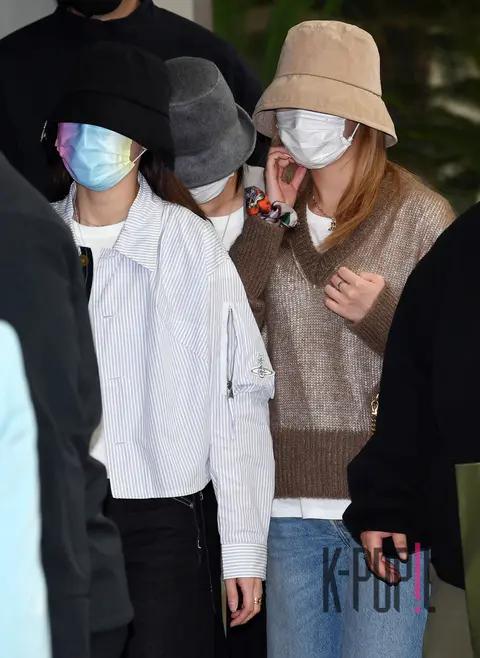 Nayeon, Momo, Sana (TWICE) — Airport