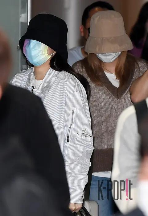 Nayeon, Sana (TWICE) — Airport