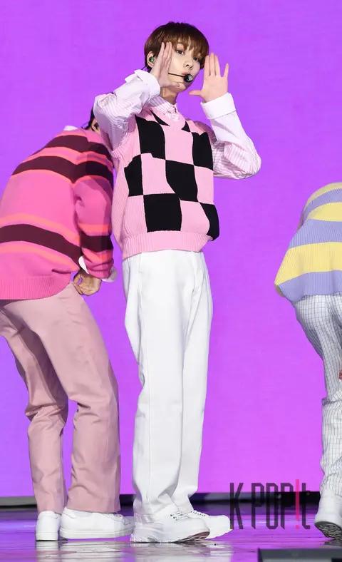 Jungwon (ENHYPEN) — Showcase