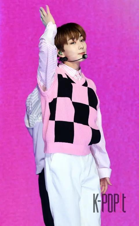 Jungwon (ENHYPEN) — Showcase