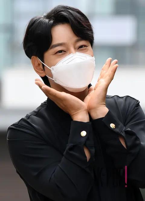 Hwang Chi-yeul — Arrival