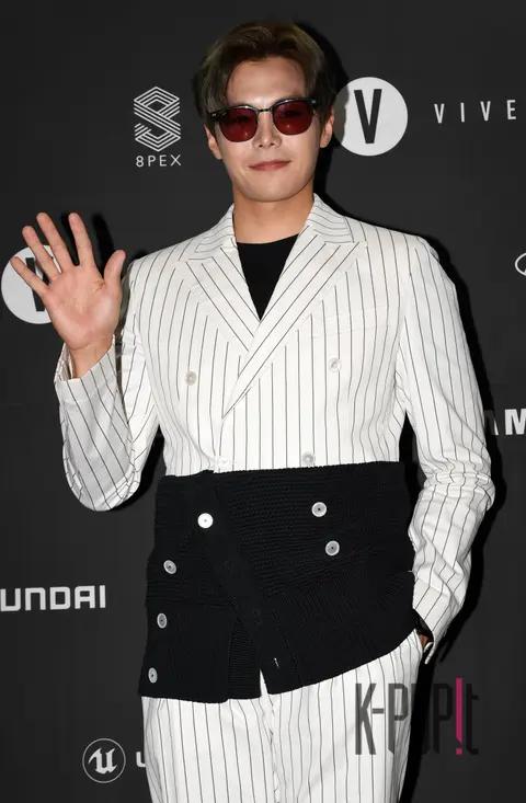 Park Eun-seok — Launch
