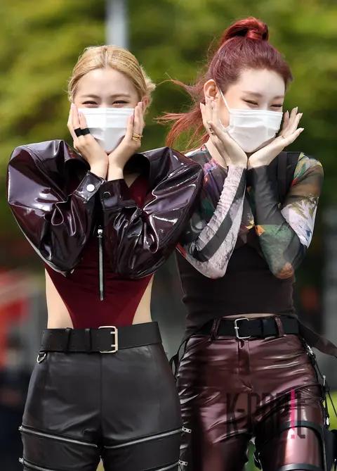 Ryujin & Chaeryeong (ITZY) — Arrival