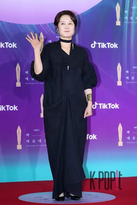 Kim Jung-eun — Baeksang Arts Awards Ceremony — 2021-05-13