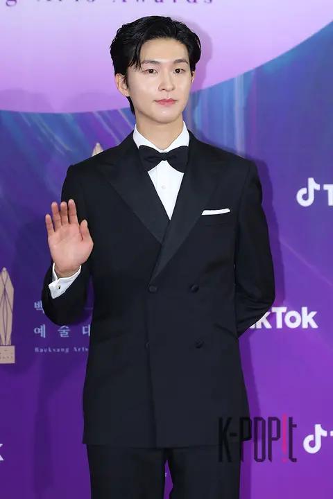 Hong Kyung — Baeksang Arts Awards Ceremony