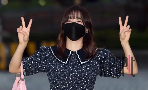 Kim Se-jeong — Arrival