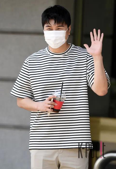 Shin Yong-jae — Arrival