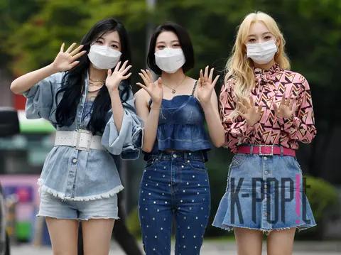 Yunhee, Yunkung, Sohee (Rocket Punch) — Arrival
