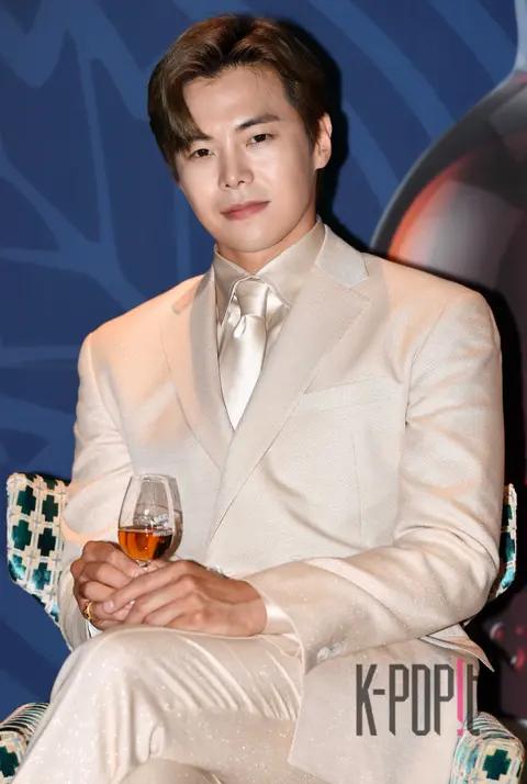 Park Eun-seok — Launch