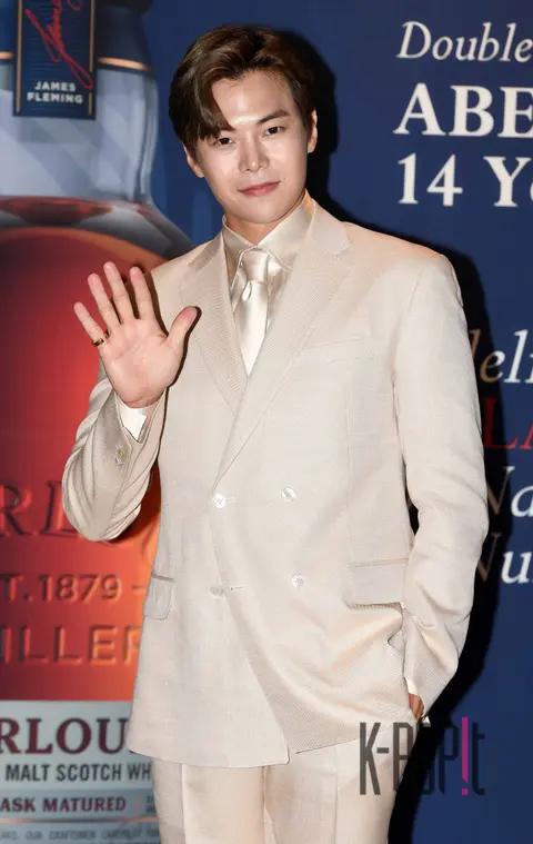 Park Eun-seok — Launch