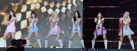 MOMOLAND — Dream Concert