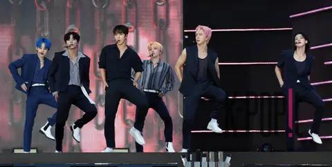 Weyi — Dream Concert