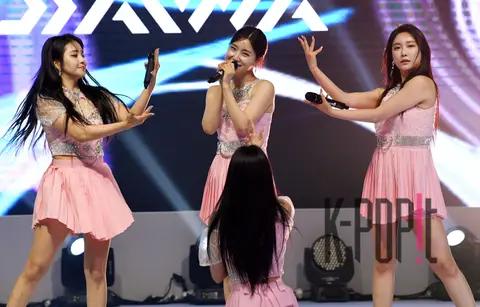 Yuna (Brave Girls) — Daiwa Fashion Show